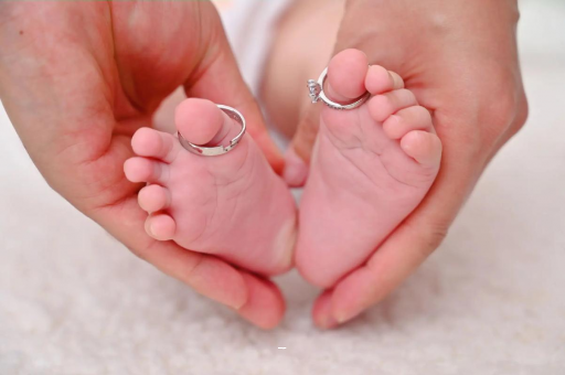 大理宝宝脸上长黑点